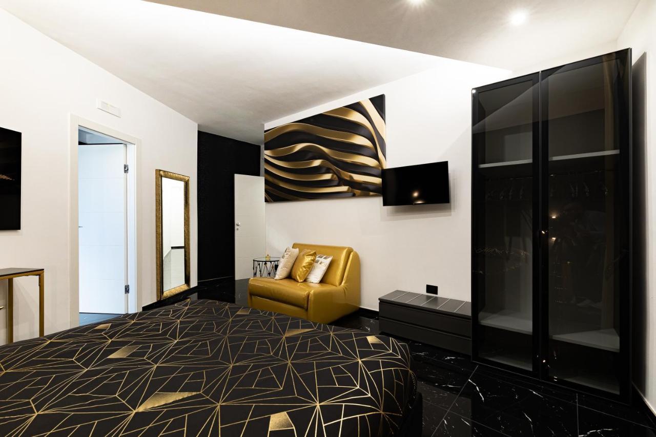 Prezioso Suites & Rooms Lecce Bagian luar foto