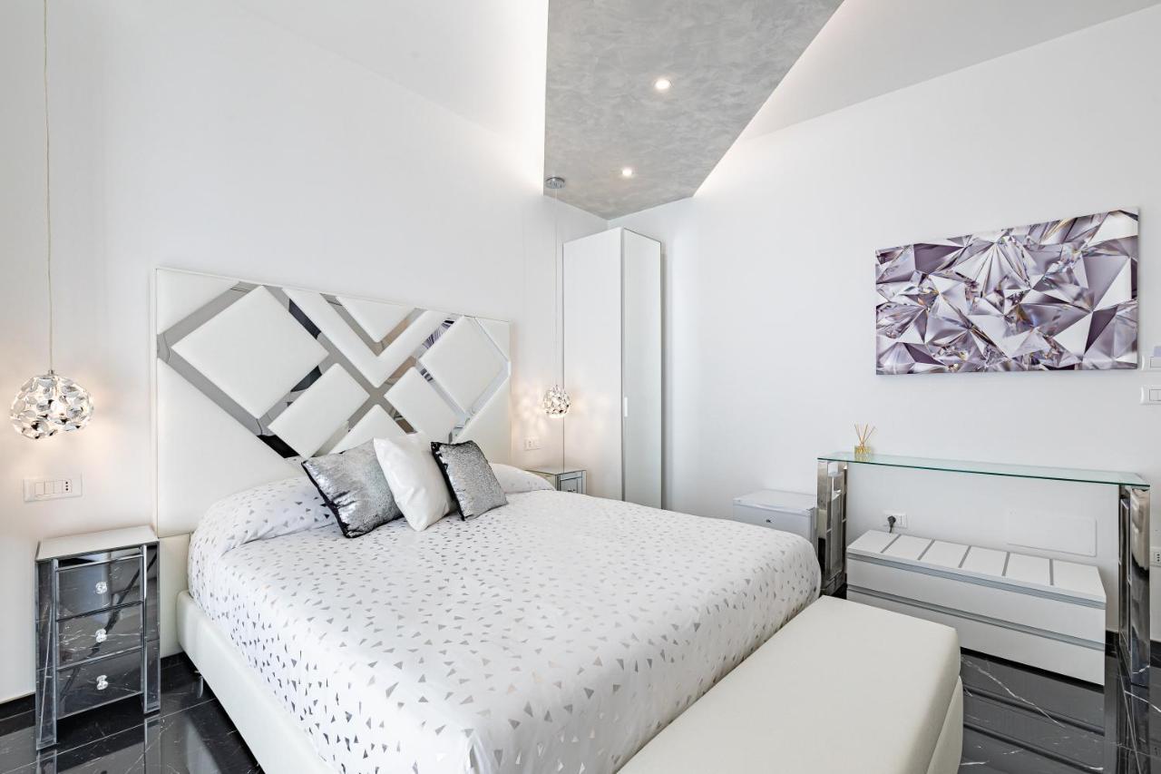 Prezioso Suites & Rooms Lecce Bagian luar foto