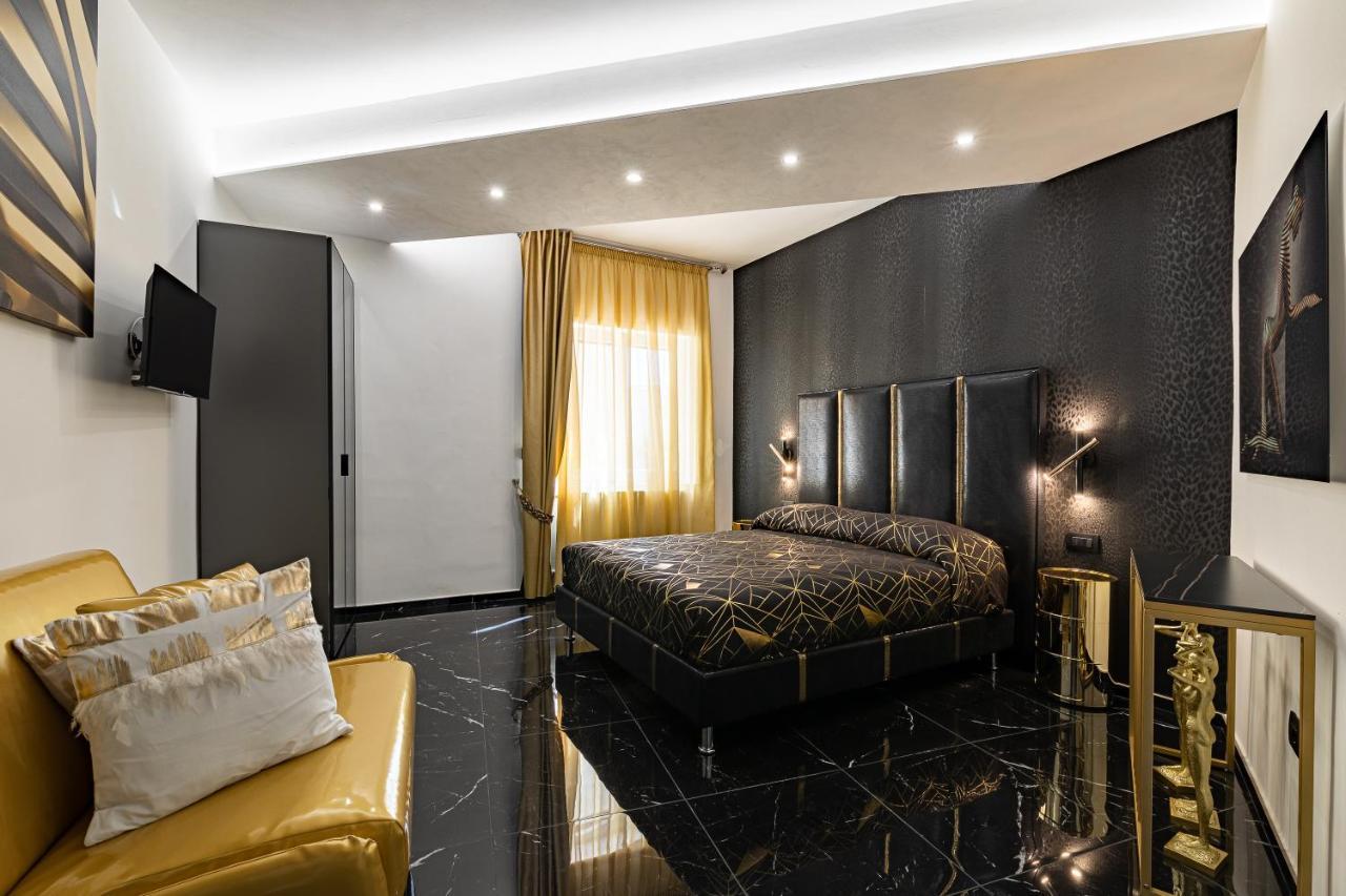 Prezioso Suites & Rooms Lecce Bagian luar foto